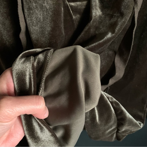 Bobeau Velour Long Sleeve with Criss Cross Lace Up Small - Picture 6 of 6